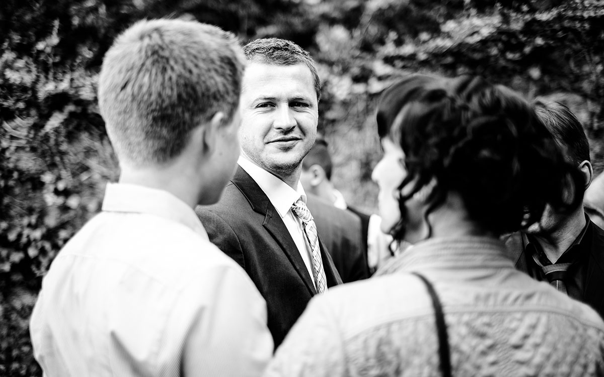 Gäste auf einer Hochzeit