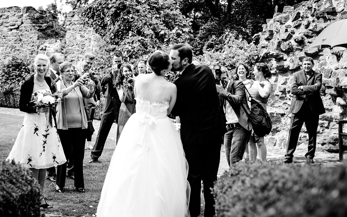 Hochzeitspaar kurz nach der Trauung