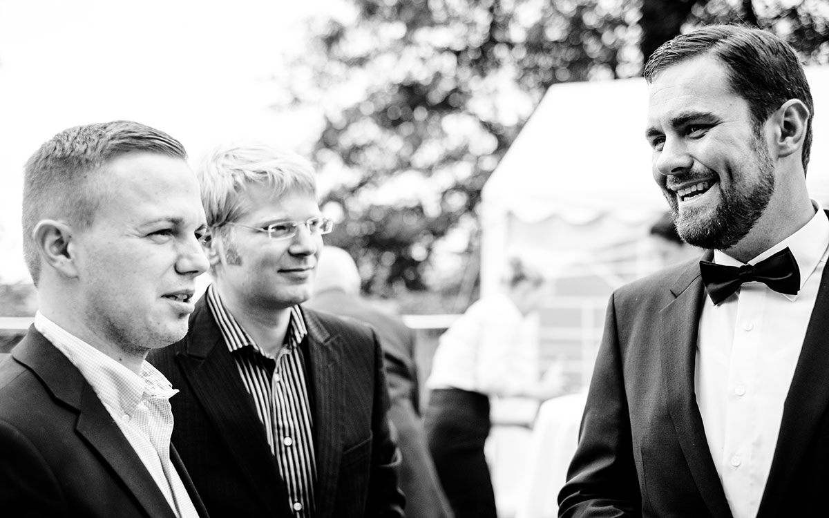 Bräutigam mit Freunden