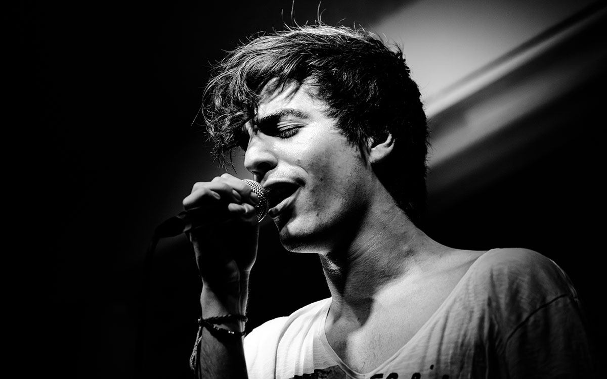 Sänger der Band Liquid Lightning bei einem Auftritt in Northeim