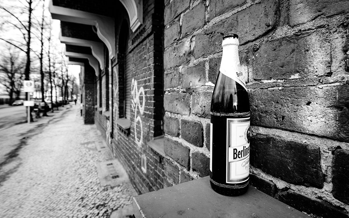 Bierflasche am Wegesrand